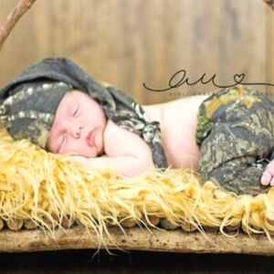 Newborn camo hat and pants